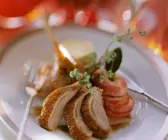 Entenbraten mit Apfel und Klößen