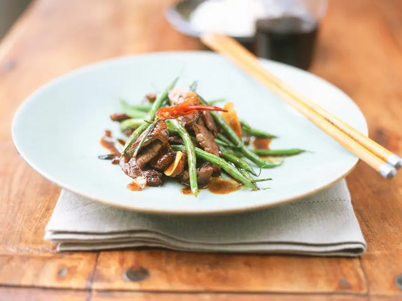 Rindfleisch mit Bohnen aus dem Wok