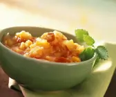 Zwiebel-Tomten-Chutney mit Ingwer