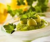 Kiwi-Stachelbeerpüree mit Ricotta