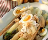 Spargelsalat mit Krabben