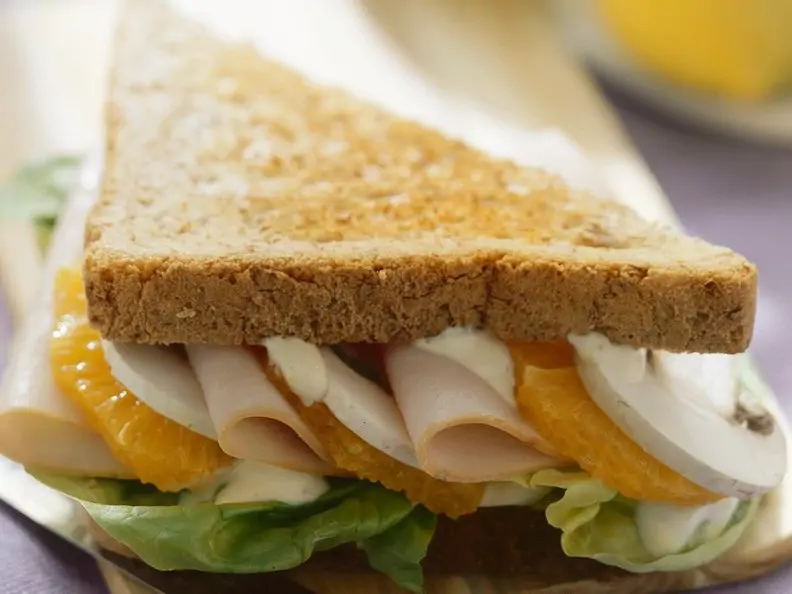 Putenbrust-Orangen-Sandwich