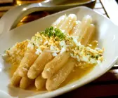 Spargel mit Ei