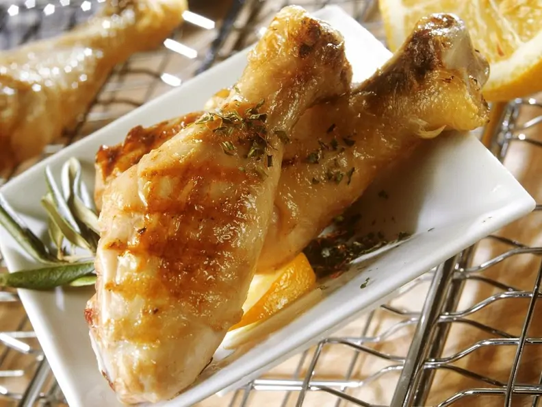 Gegrillte Hähnchenkeulen