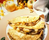 Pfannkuchen mit Apfelfüllung