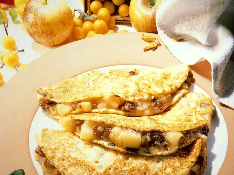 Pfannkuchen mit Apfelfüllung