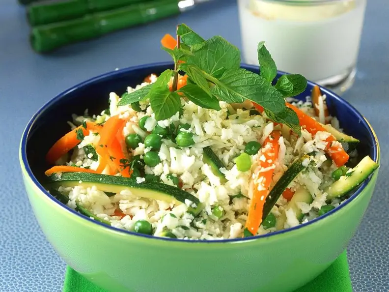 Sommerlicher Blumenkohlsalat