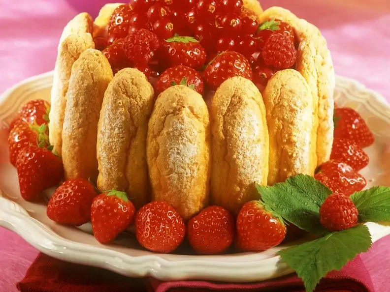 Beeren-Charlotte