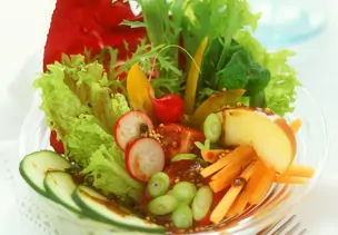 Blattsalat mit Gemüse