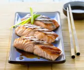 Marinierter, gegrillter Lachs