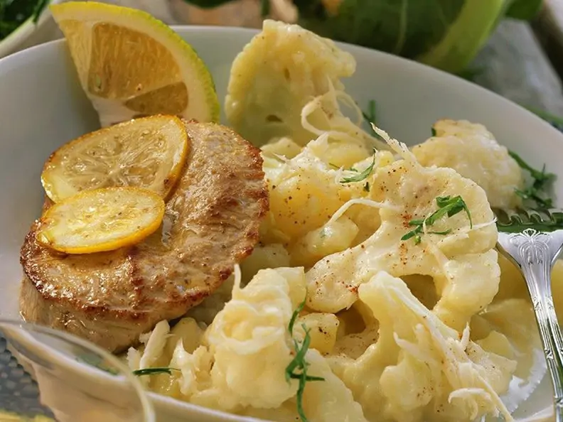 Schweineschnitzel mit Blumenkohl-Kartoffelgemüse