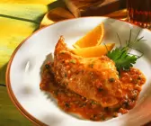 Kaninchen mit Tomatensauce aus dem Römertopf
