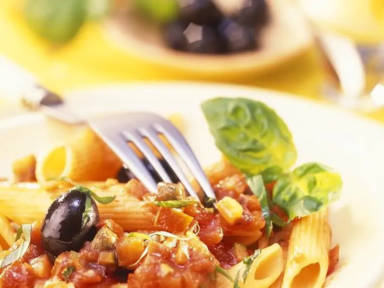 Nudeln mit Gemüsesauce