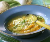 Nudel-Gemüsesuppe