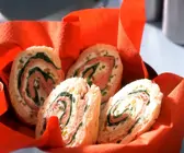 Sandwichrollen mit Mascarponecreme und Mortadella