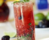 Mojito mit Beeren