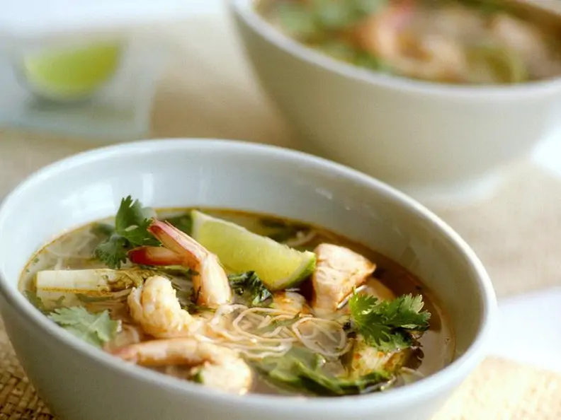 Fischsuppe mit Nudeln