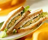 Hüttenkäse-Gemüsesandwich