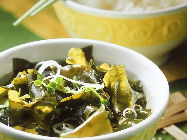 Suppe mit Seetang