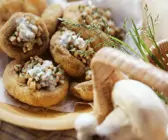 Paniete Champignons mit Füllung