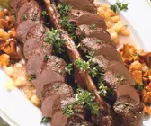 Rehrücken mit Kartoffeln und Pfifferlingern