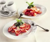 Erdbeeren mit süßem Pesto