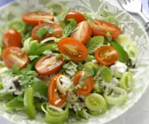 Porree-Reissalat mit Tomaten und Minze