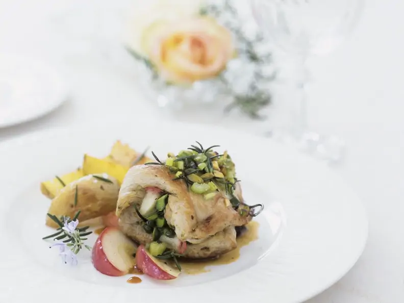 Hähnchen-Pistazien-Roulade