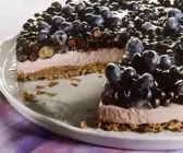 Heidelbeer-Quark-Kuchen mit Schokoladenmüsli-Boden