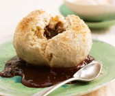 Topfenknödel mit Datteln und Pflaumensauce