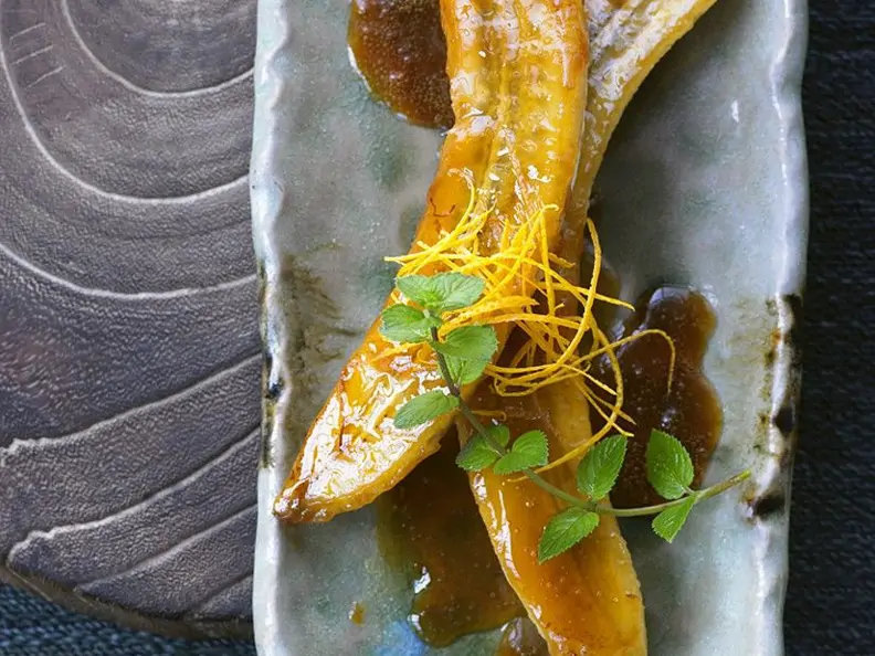 Bananen mit Karamellsauce