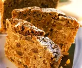 Früchtebrot mit Äpfeln