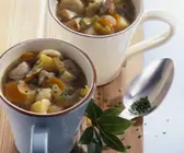 Bunter Gemüseeintopf mit Rindfleisch