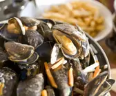Miesmuscheln mit Pommes frites