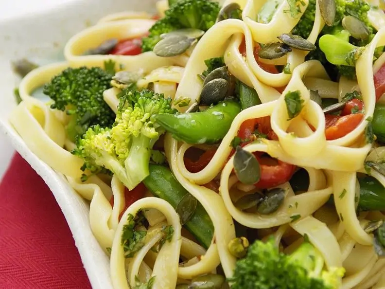 Nudelsalat mit Brokkoli