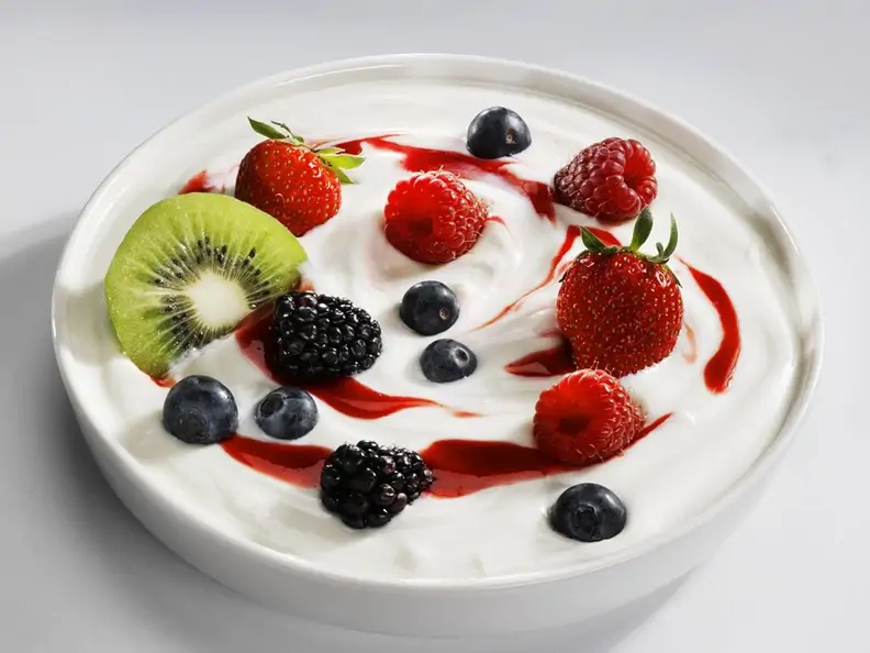 Quarkspeise mit Beeren