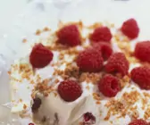 Quarkcreme mit Himbeeren