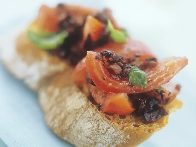 Bruschetta mit Oliven