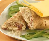 Wraps mit Sauerkraut und Salami