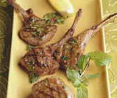 Lammkoteletts mit Minzsauce
