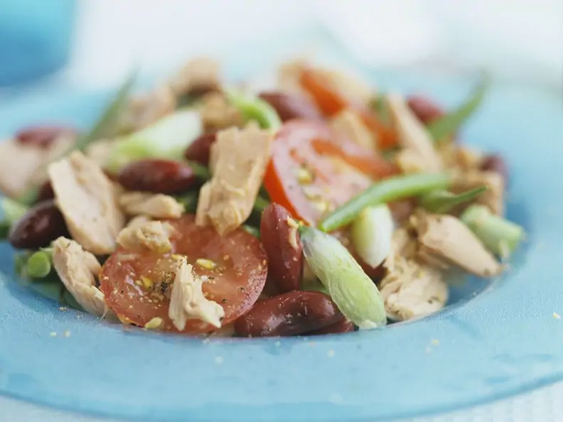 Bohnensalat mit Thunfisch und Tomaten