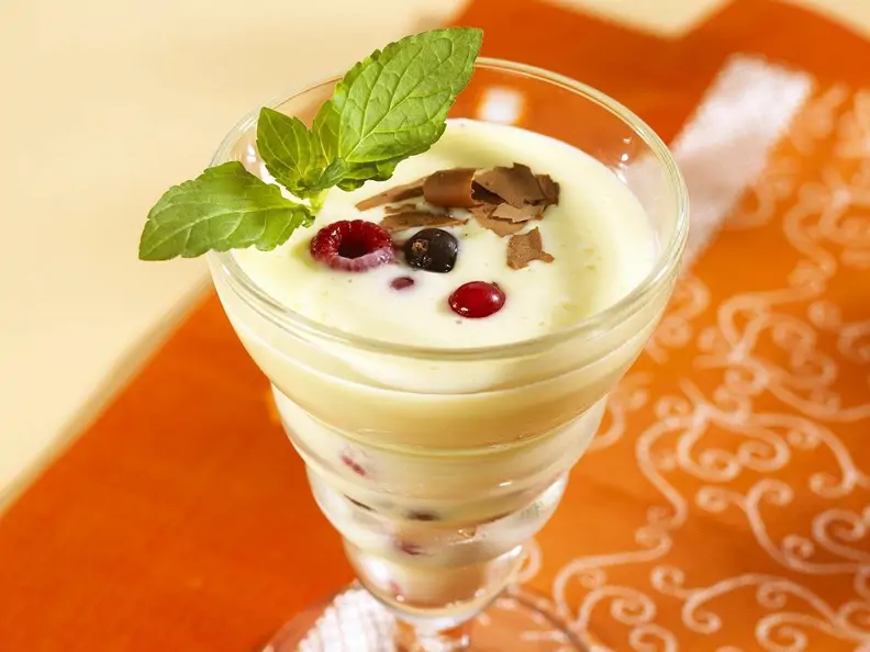 Joghurt-Mangocreme