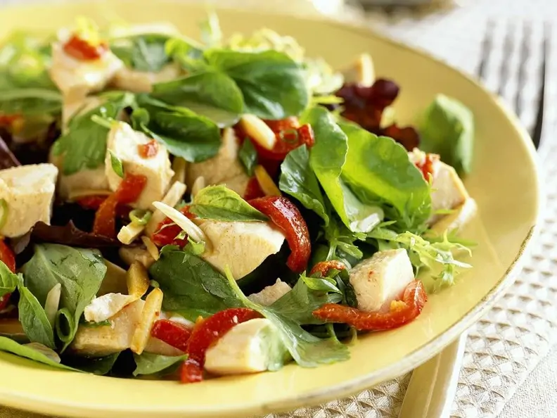 Hähnchensalat mit Spinat