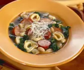 Bohnensuppe mit Wurst und Tortellini