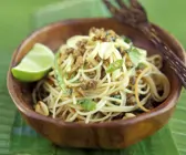 Pasta mit Grieben und Nüssen
