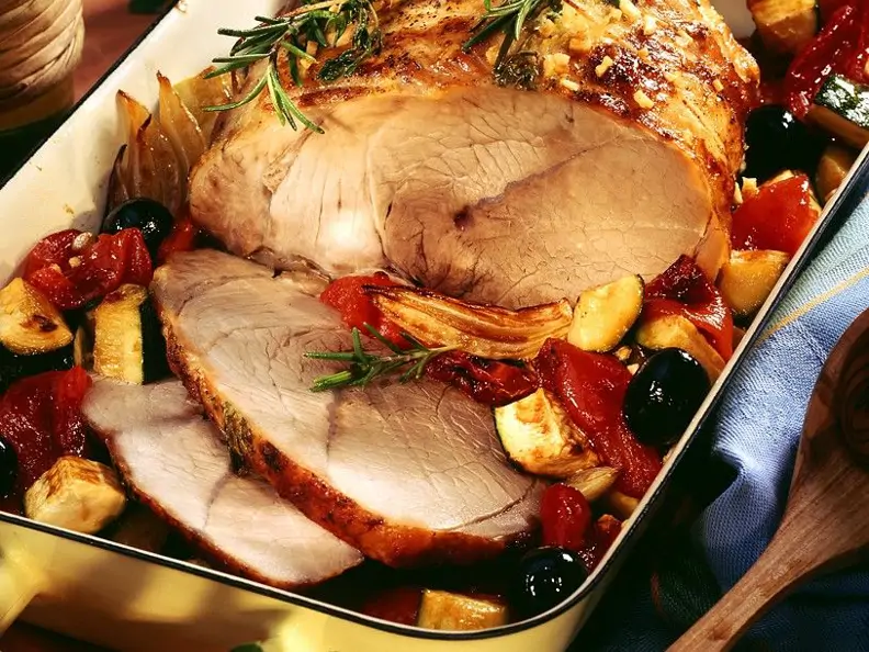 Kräuter-Schweinebraten mit Gemüse