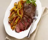 Gebratenes Rinderfilet mit Gemüse