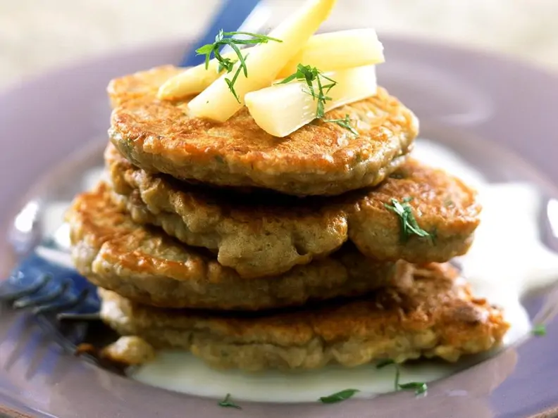 Pfannküchlein mit Spargel