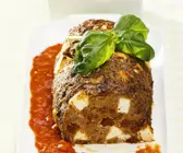 Mediterraner Hackbraten mit Tomatensauce