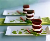 Ziegenkäse-Türmchen mit Roter Bete